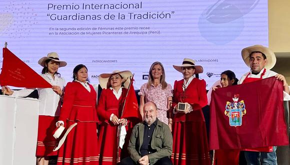Representantes de la Sociedad Picantera de Arequipa recibieron importante reconocimiento por su trayectoria en el mundo gastronómico en Asturias. (Foto: Difusión)