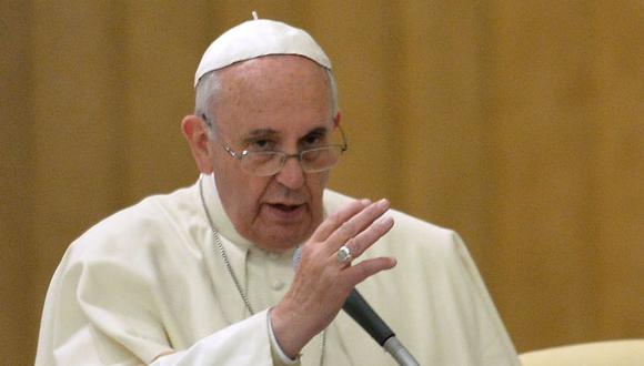 Papa Francisco recibió a transexual discriminado en parroquia