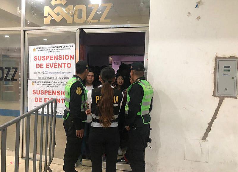 En operativo encuentran 27 menores libando licor en una discoteca