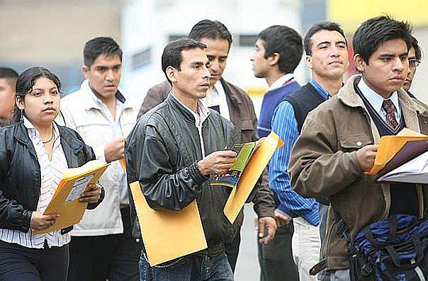 Cuatro de cada cinco personas se quedan sin conseguir empleo en el Perú