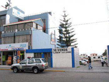 Combi arrolla dos
 alumnas de escuela PNP