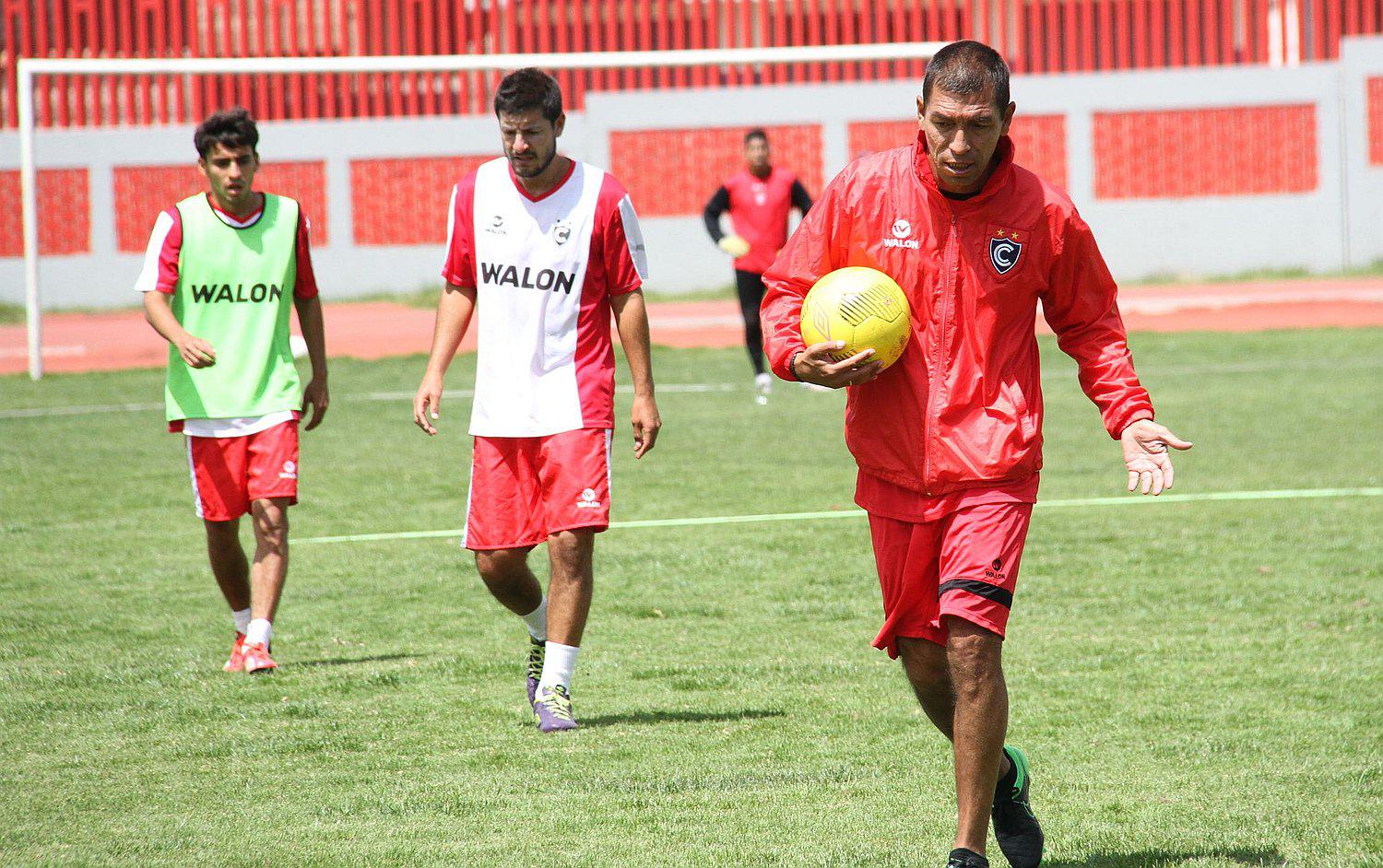 Paul Cominges del Cienciano: "El primer partido lo ganamos sí o sí porque es en casa"