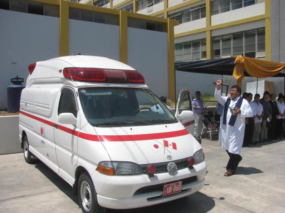Embajada de Japón dona ambulancia a hospital Unanue