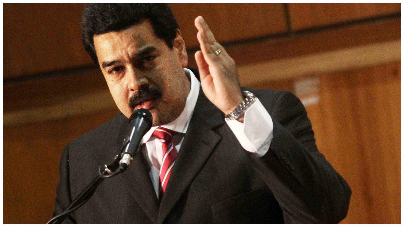 Maduro dice que Colombia viola leyes comerciales por contrabando de gasolina
