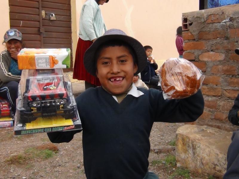 ONG Caritas Felices ayuda a niños juliaqueños