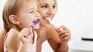 La importancia de cepillarse los dientes antes de irse a dormir