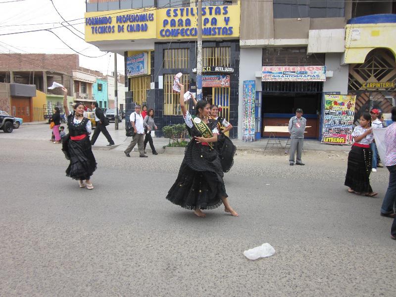 En Monsefú iniciaron Fexticum con pasacalle