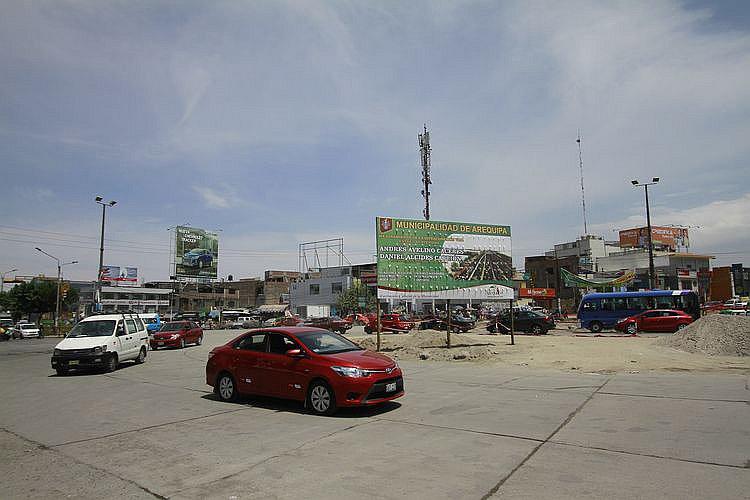 ​Habilitan el paso vehicular en la Av. Daniel Alcides Carrión en Arequipa