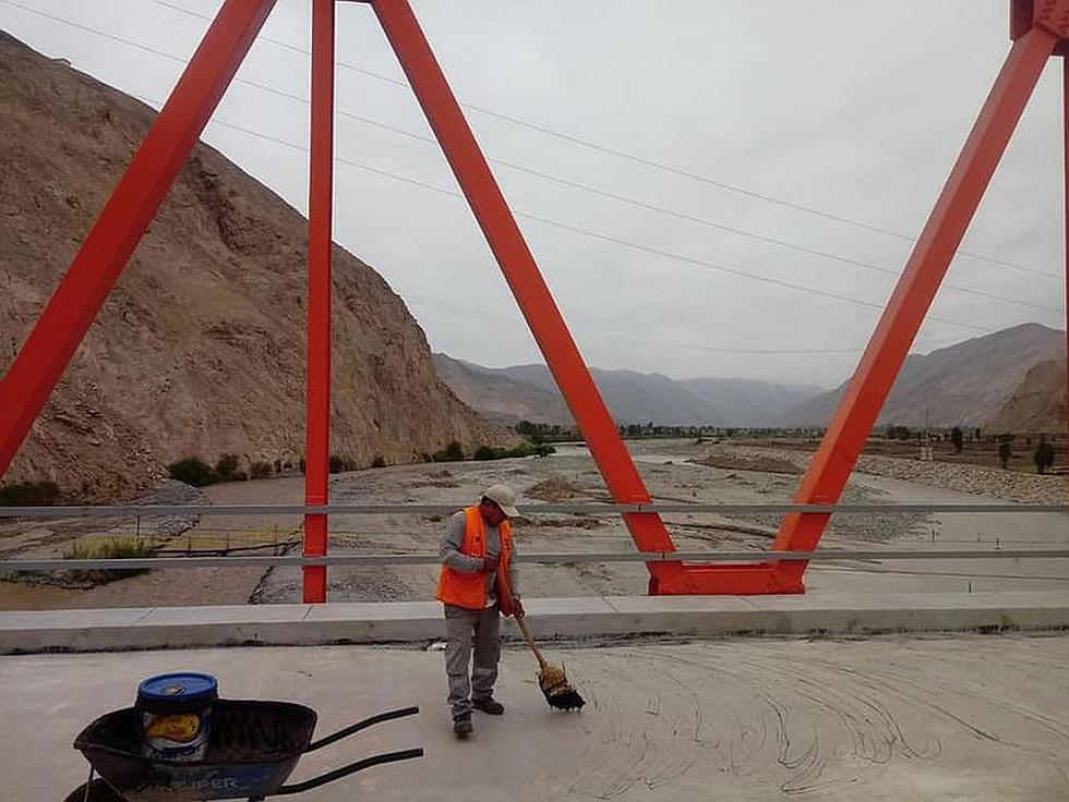 Puente del anexo El Toro en Cocachacra también fue afectado por crecida del río Tambo(FOTOS)