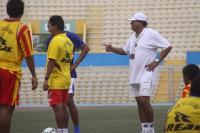 Chacaltana se pone el buzo naranja