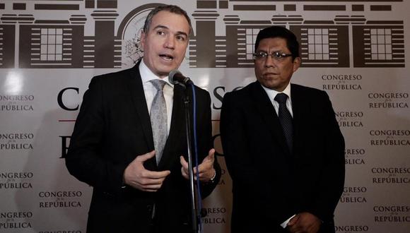 Salvador del Solar se retiró de la Comisión de Constitución tras defender reformas 