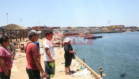 Peruanos detenidos en Arica viven de la caridad de pescadores chilenos