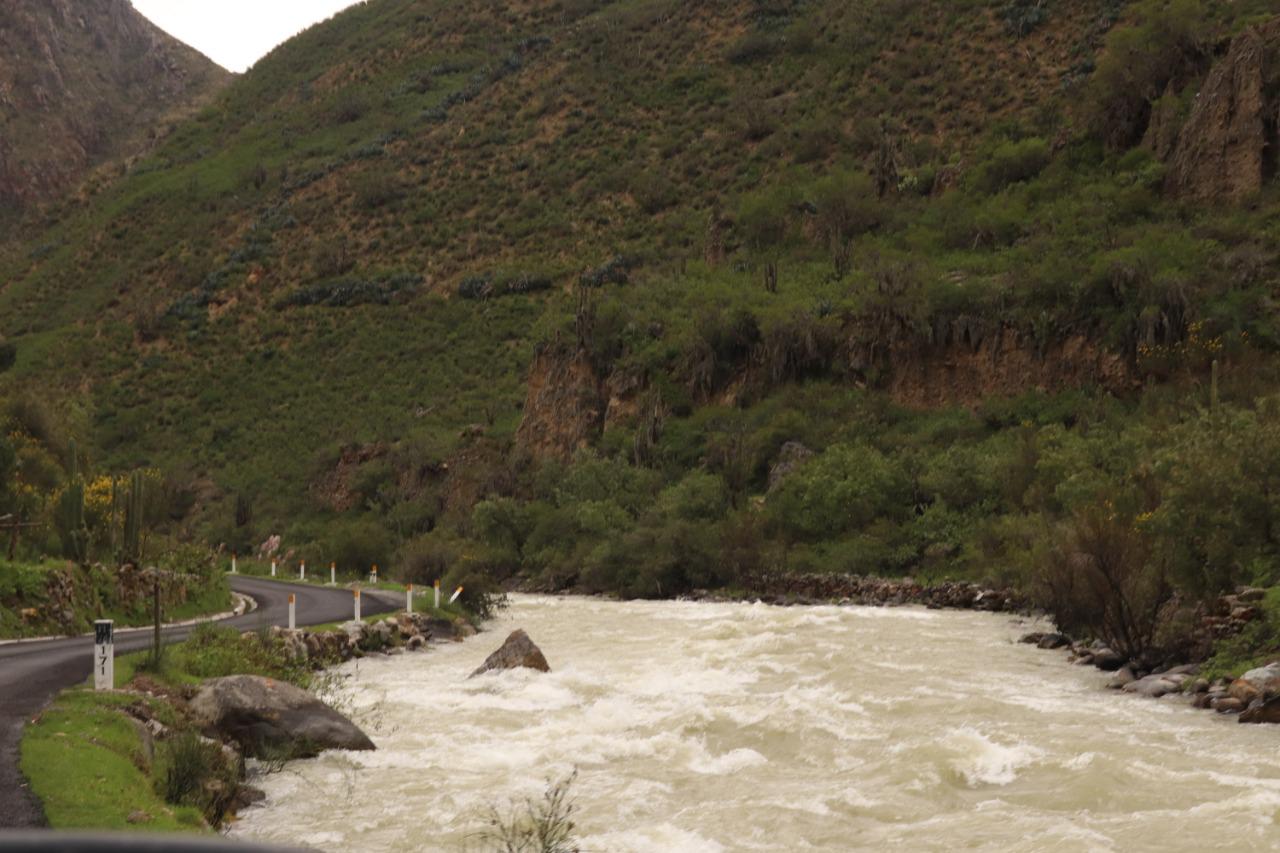 En caso de presentarse alguna emergencia por inundación, Indeci recomienda a la ciudadanía alejarse de los cables de energía eléctrica o torres de alta tensión, evitar cruzar por los ríos que hayan aumentado su caudal y mantenerse atentos a las recomendaciones de las autoridades locales. (Foto: cortesía)