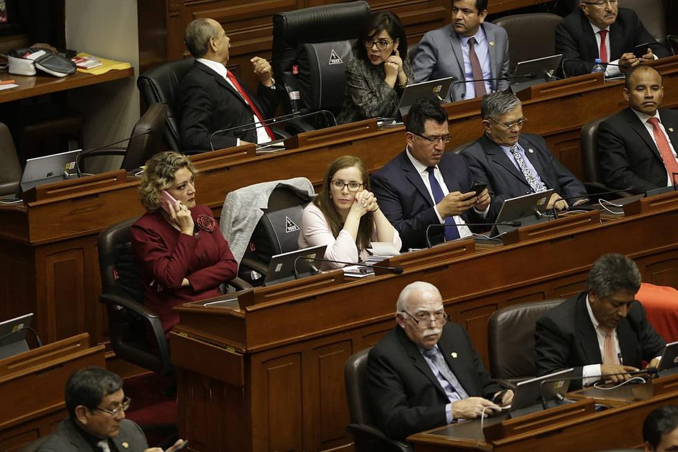 ​Las reacciones de los congresistas tras disolución del Parlamento (FOTOS)