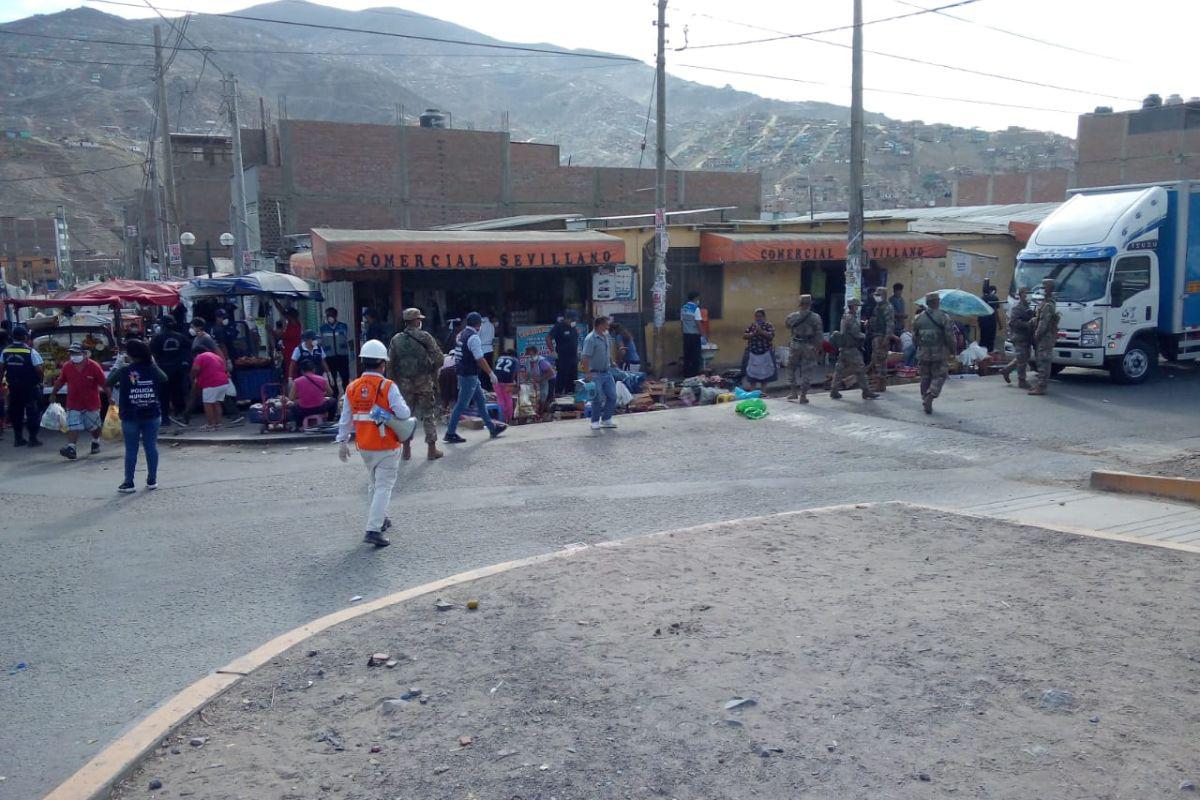 Las Fuerzas Armadas y Policía resguardan los mercados de Pachacámac. (Facebook)
