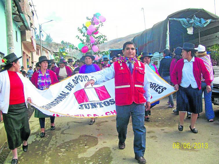 Beca 18 destituye a coordinador