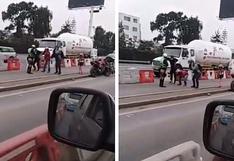 Lima 2019: Policía castiga de esta manera a motociclistas que invadieron carril exclusivo (VIDEO)