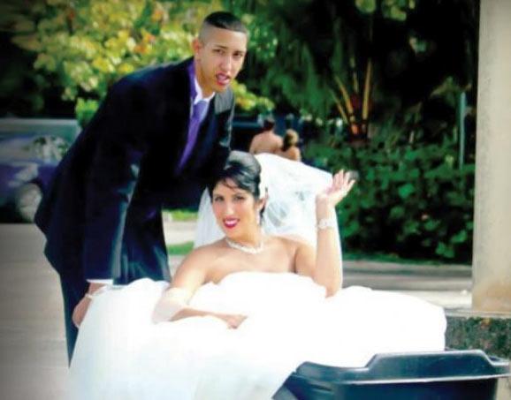 Peter La Anguila se casó con novia mayor que él