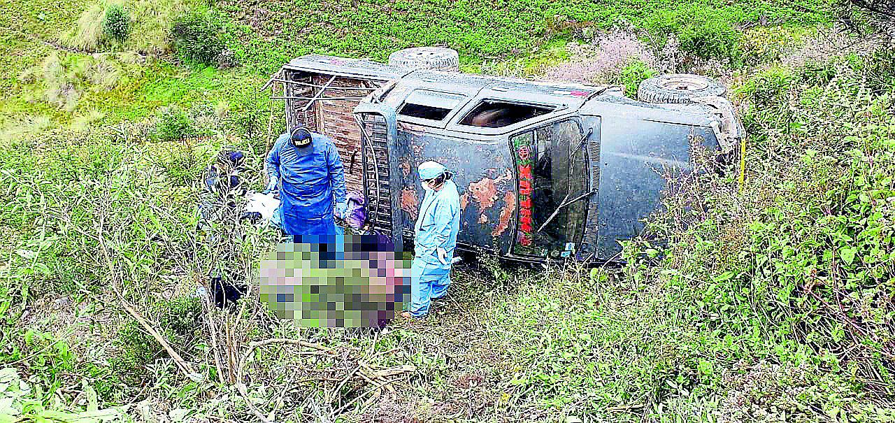 ​Un muerto y ocho heridos en volcadura en carretera rural de Tayacaja