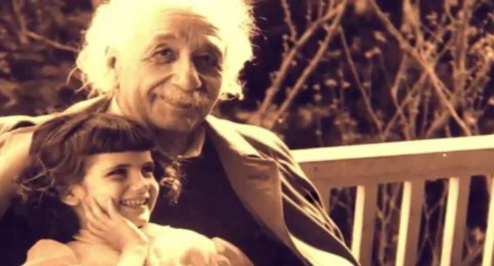 Revelan supuesta carta que Albert Einstein escribió a su 