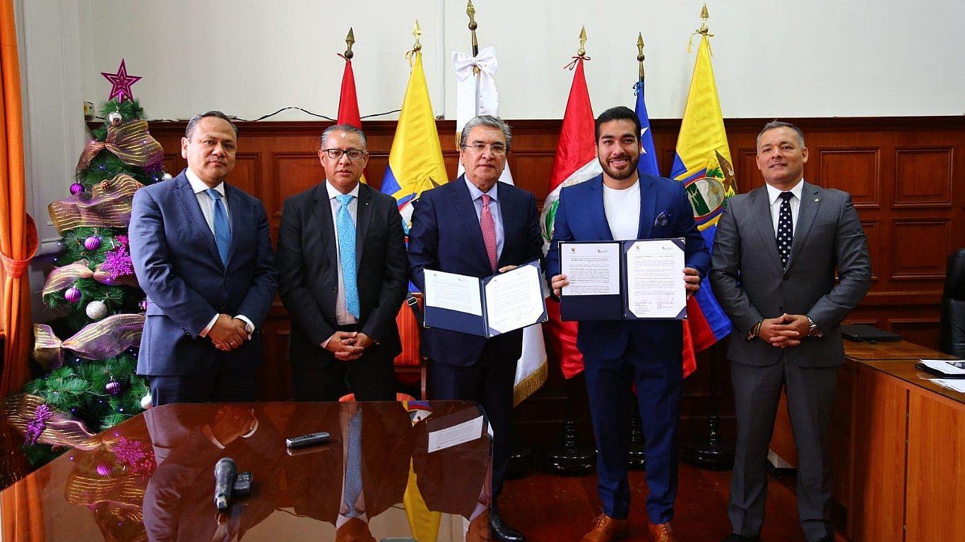 Parlamento Andino y AMPE firman convenio de cooperación 