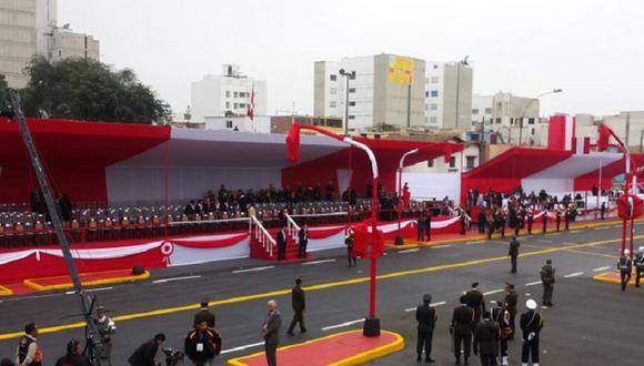 Fiestas Patrias: Palcos vacíos a pocos minutos de iniciar la parada