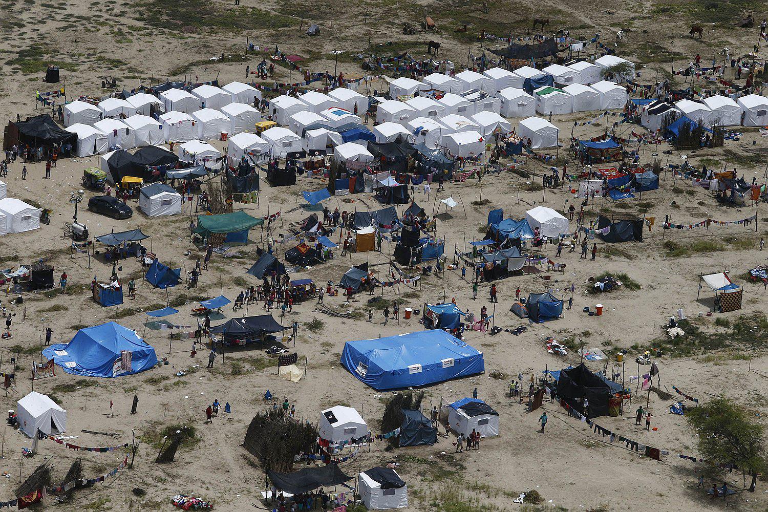 Fuerzas Armadas evacúan a más 500 pobladores del Bajo Piura