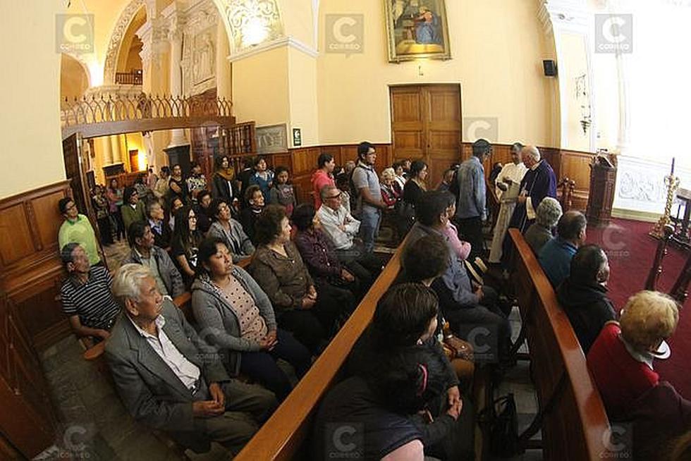 Miles de fieles participaron en misa del miércoles de ceniza en Arequipa