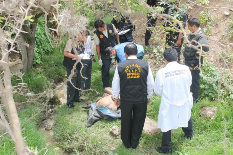 Ayacucho: Sicarios abandonan cuerpo de varón torturado en costalillo