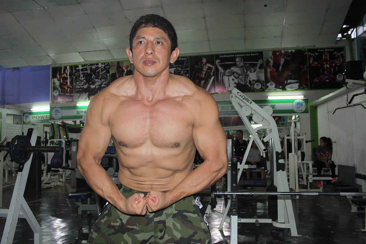Fisicoculturista afina detalles para competencia en Lima