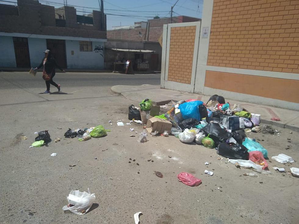 Basura y desperdicios se apoderan de las calles y avenidas en el cono norte