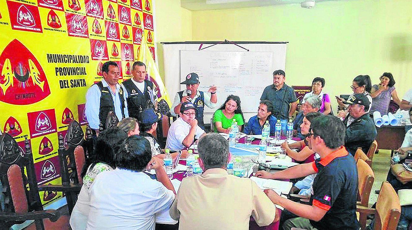 Ofrecen más maquinaria pesada para apoyar zonas afectadas en Áncash  