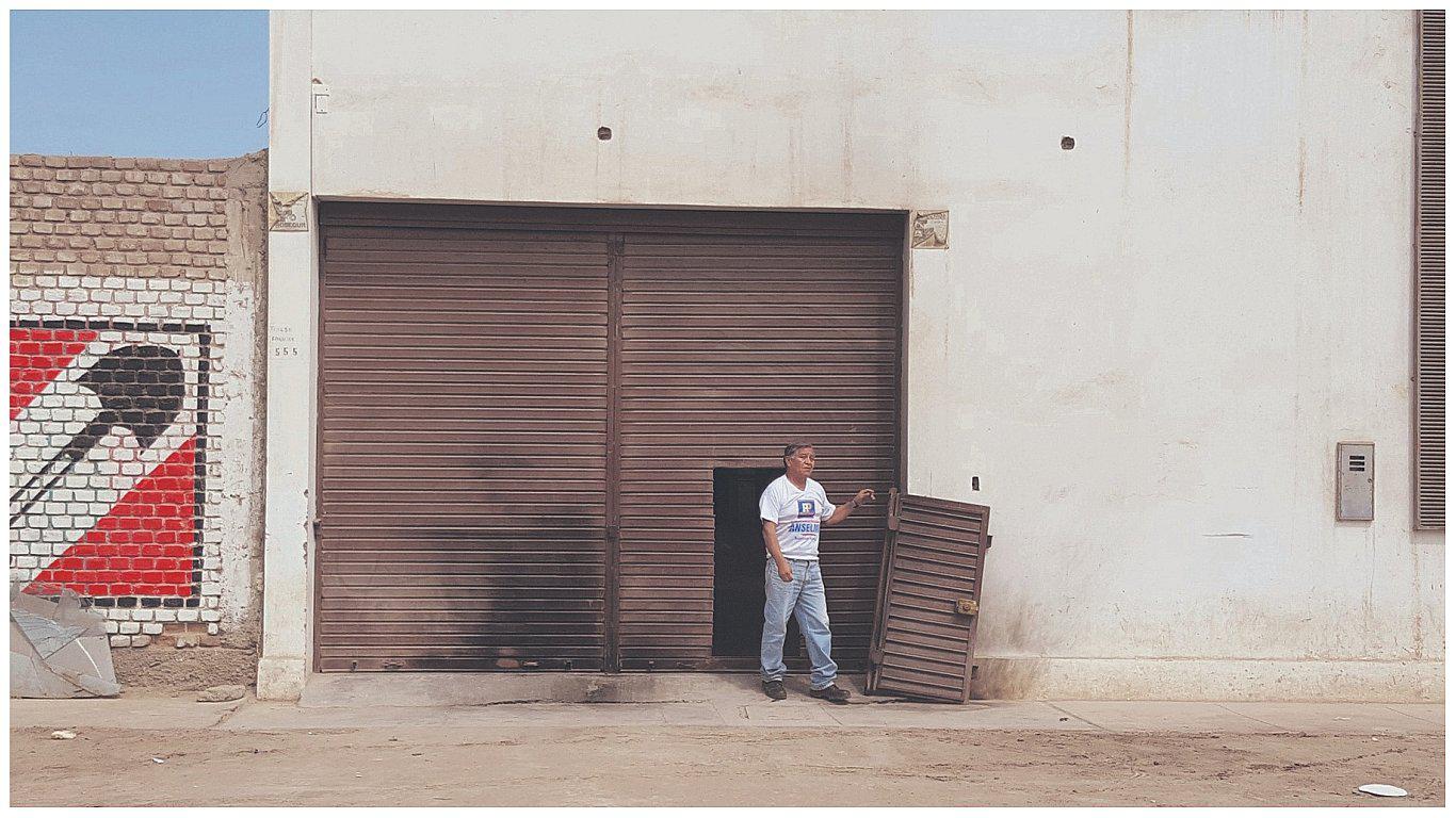 Exigen a empresario pagar 100,000 dólares