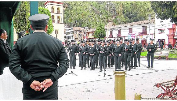 Huancavelica: Con este particular baile despiden a director de Escuela PNP (VIDEO)