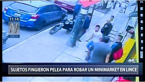 Sujetos fingen pelea para robar un minimarket en Lince (VIDEO)