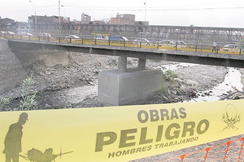 El puente Bella Unión colapsa