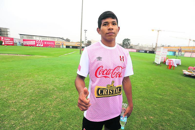 "Orejas" Flores ilusionado con jugar ante Inglaterra