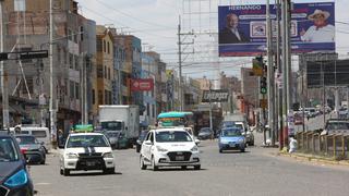 Cuarentena no se respeta en Arequipa y pobladores se movilizan en taxis