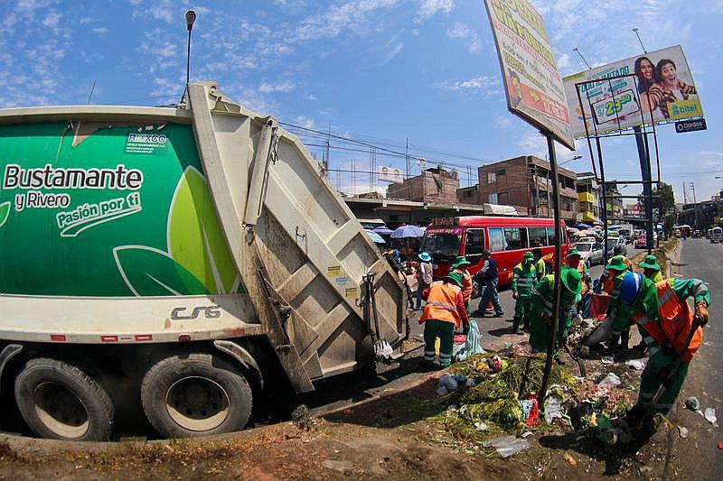Municipio de  Bustamante subvenciona el recojo de basura en Avelino