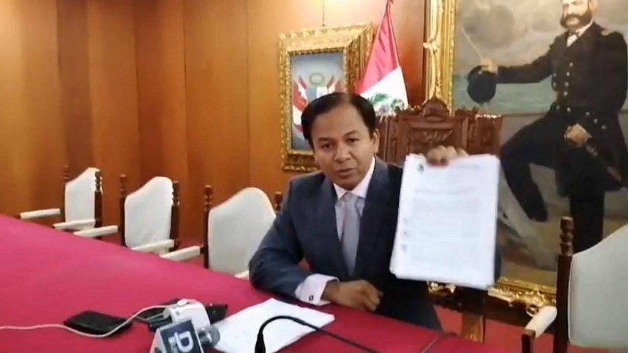 El alcalde Juan Díaz denuncia presunta falsificación de acta de recepción de obra 