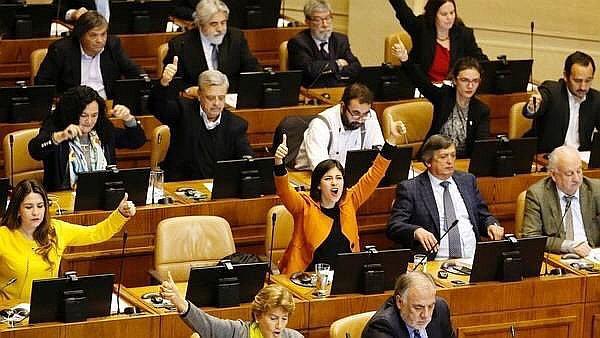 El ​Congreso de Chile aprueba el aborto terapéutico y en casos de violación