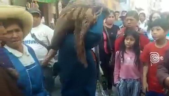 ​Comerciante es agredida por policía municipal en Cajamarca