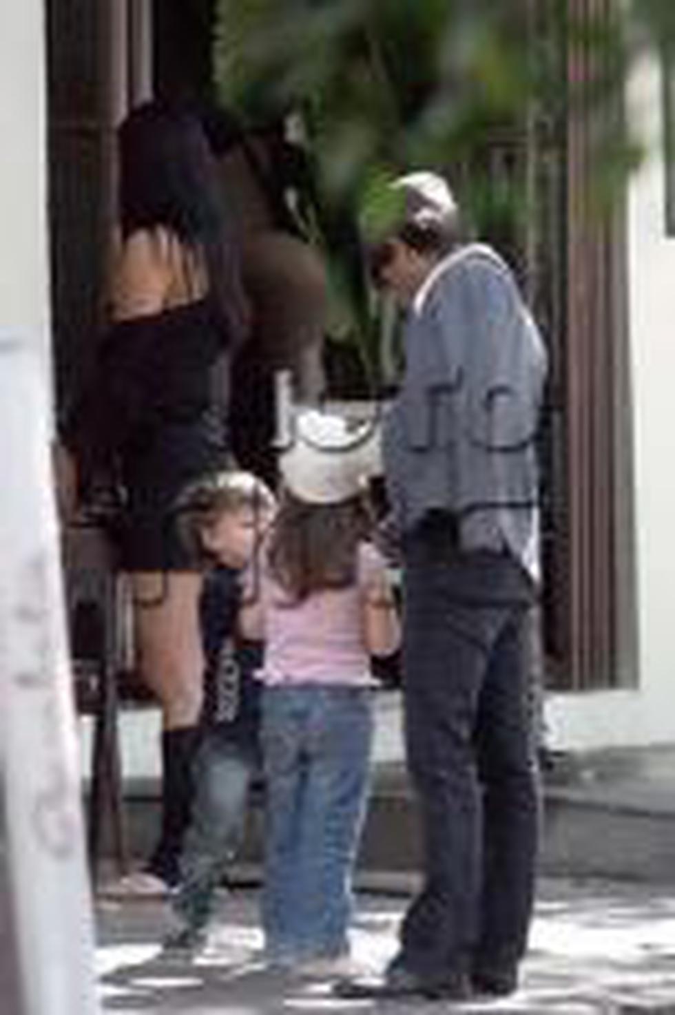 Ex pareja de Kalimba lo acusa de violar a su hija de 5 años