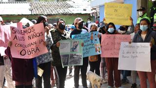 Padres de los alumnos de la I.E. N°30228 “Jesús Nazareno” exigen culminación de obra y dan plazo hasta el 30 de julio, en Huancayo