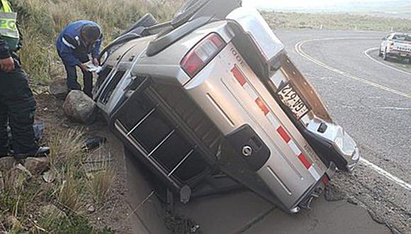 Conductor y dos fiscales casi pierden la vida en accidente de tránsito en vía a Sandia