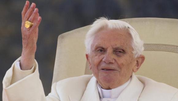 Benedicto XVI entregó el anillo del pescador para ser anulado 