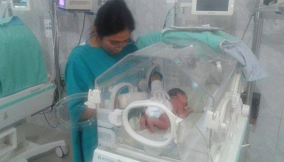 Chimbote: Bebé nace con médula expuesta y necesita operación urgente