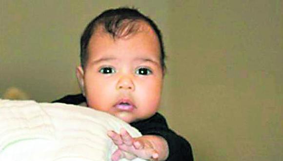 Kim Kardashian y Kanye West difunden la primera imagen de su bebé