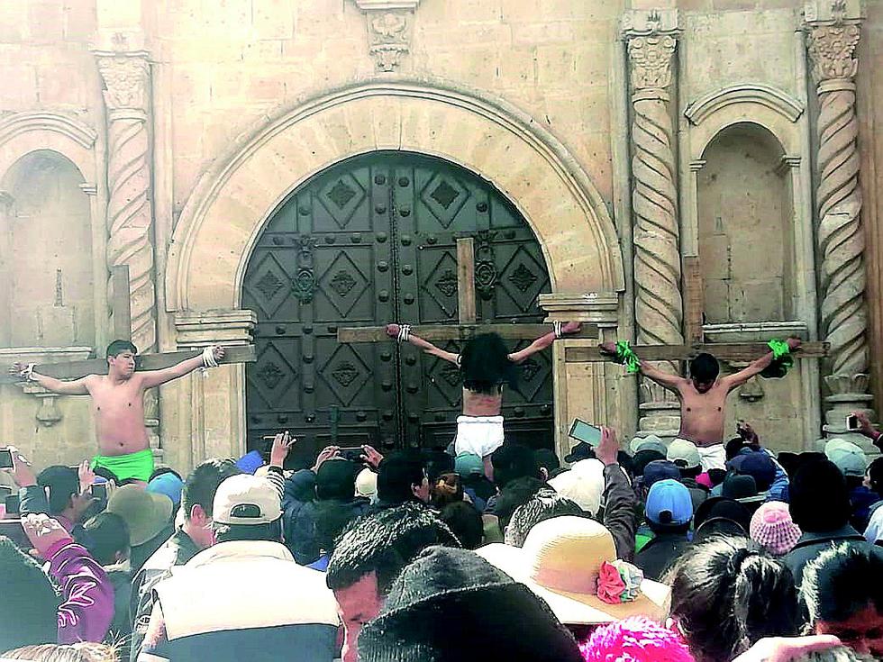 Miles de juliaqueños participaron en actos de Viernes Santo 