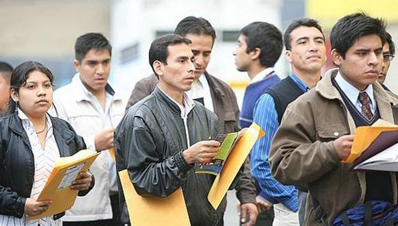 Empresas que despidan peruanos y contraten extranjeros por menores sueldos serán sancionadas